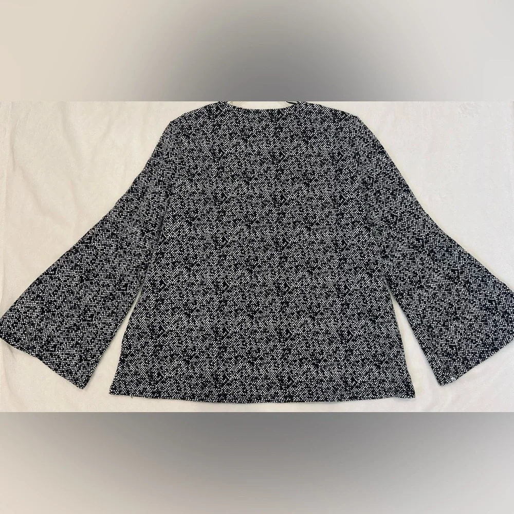 Michael Kors Black & White Bell Sleeve V-Neck Top Size XXL